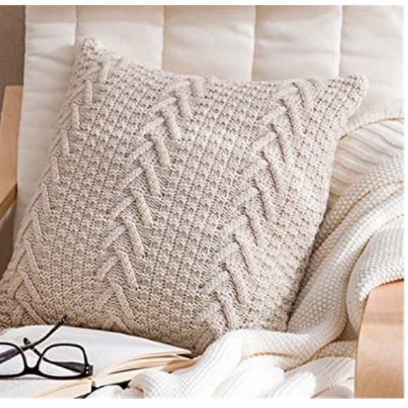 Classic White Textured Chic Fall/Winter Trendy Cute Accent Pillow for Bed/Sofa - Picture 9 of 12